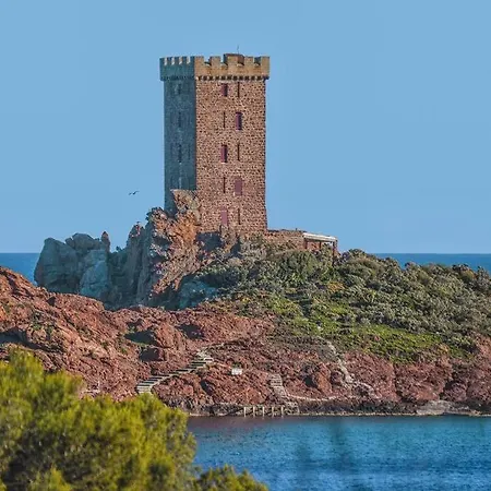 Plages, Base Nature Et Port Frejus A Pied Fréjus
